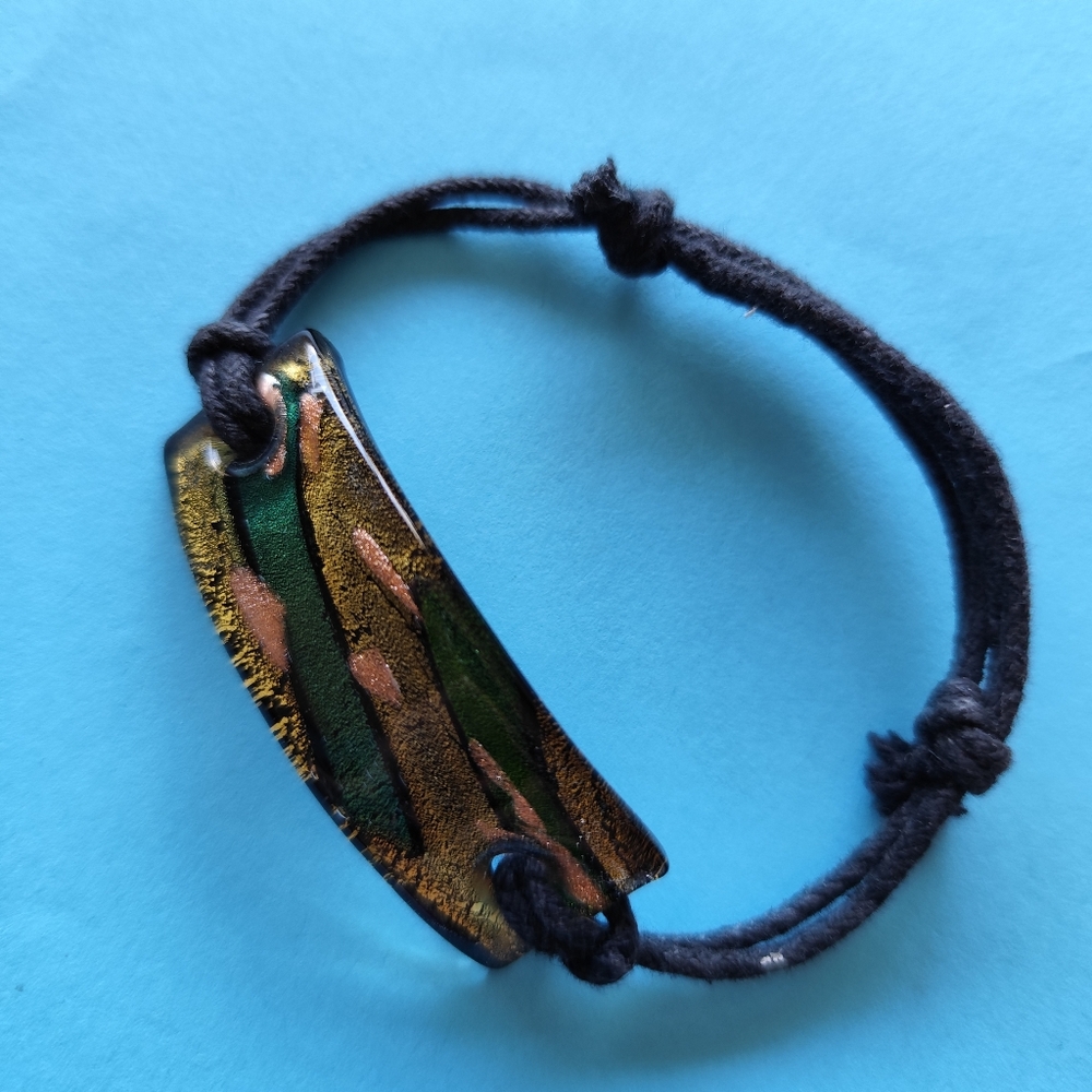 Murano glass bracelet with adjustable black cord